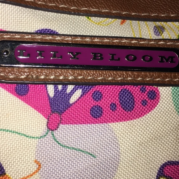 A Lilly bloom purse from belks - Picture 4 of 4
